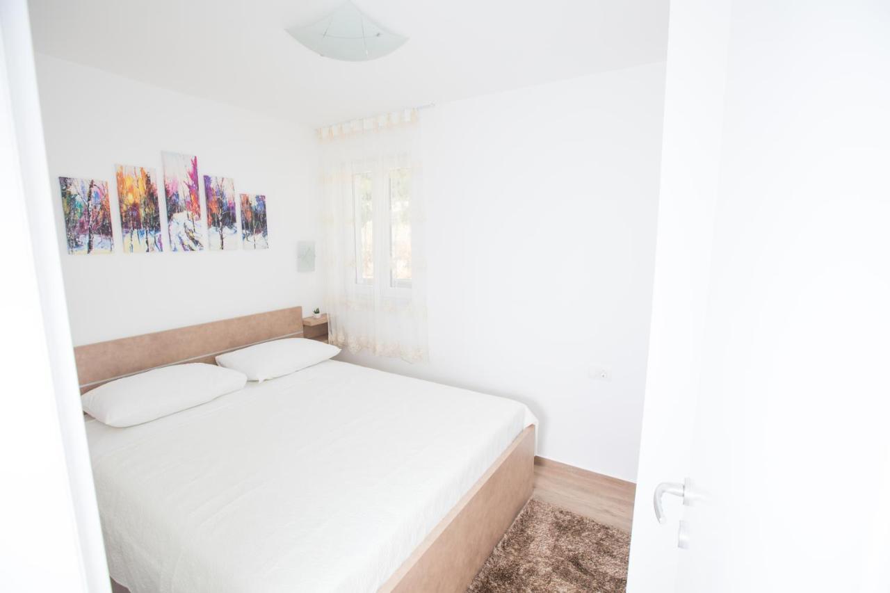 Apartman Roza โปดสตรานา ภายนอก รูปภาพ